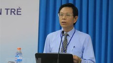 Giáo sư-tiến sỹ Tạ Ngọc Đôn, Vụ trưởng Vụ Khoa học công nghệ và môi trường, Bộ Giáo dục và Đào tạo phát biểu tại hội thảo. (Ảnh: Phan Thị Sáu/TTXVN)