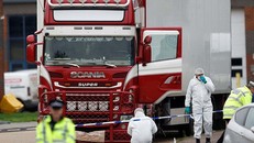 Hiện trường vụ phát hiện thi thể 39 người trên xe container.