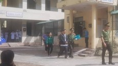 Cơ quan Công an tỉnh Thanh Hóa dẫn giải những người bị bắt tạm giam về cơ quan điều tra