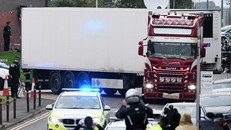 Thủ tướng chia buồn sâu sắc với gia đình 39 nạn nhân tử vong trong container ở Anh