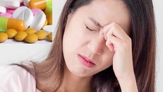 Đau đầu là một trong những tác dụng phụ thường gặp của thuốc.