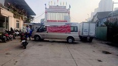 Dự án chung cư "đứng hình" vì bị xe chặn trước cổng