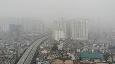 Phương tiện giao thông tăng cao, xả ra các chất ô nhiễm rất lớn; hàng nghìn các công trình xây dựng “biến” Hà Nội và TP.HCM thành đại công trường… đang là những nguồn gây ô nhiễm không khí nghiêm trọng.