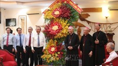 Phó Thủ tướng Trương Hòa Bình cùng Đoàn công tác Trung ương thăm Tòa giám mục Xuân Lộc