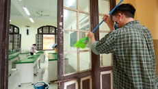 Các trường học Hà Nội tiến hành khử khuẩn, vệ sinh, sẵn sàng đón học sinh đi học trở lại