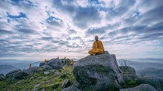 Chùm ảnh chư tăng chùa Ba Vàng hành thiền trên núi