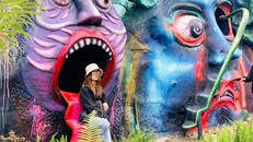 Nhiều tượng tại khu du lịch Quỷ Núi được cho là phản cảm. Ảnh: CTV.