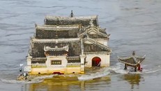 Quan Âm Các nhiệm màu giữa dòng Trường Giang