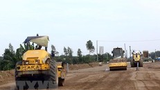 Giải phóng mặt bằng dự án cao tốc Bắc-Nam. (Nguồn: TTXVN)