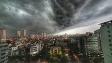 Mưa dông trên phạm vi cả nước, cần đề phòng lốc, sét và mưa đá 