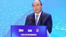 Thủ tướng Nguyễn Xuân Phúc: Đặt người dân và doanh nghiệp vào vị trí trung tâm của sự phát triển