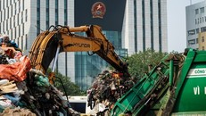 Hà Nội cần xử lý ngay 'núi rác thải' ở quận Cầu Giấy