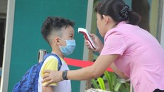 COVID-19: Trên 175.000 giáo viên, HS, SV của gần 200 trường phải nghỉ