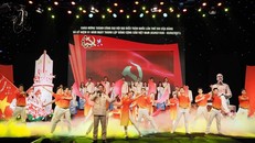 Các nghệ sĩ tham gia biểu diễn trong chương trình.