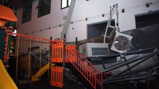 Công an vào cuộc điều tra vụ sập giàn điều hoà ở chung cư An Bình