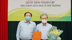 PGS.TS Trương Mạnh Tiến nhận quyết định giữ chức danh Chủ tịch Hội đồng khoa học, Ủy viên Hội đồng Quản lý.