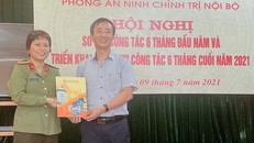 NXB Giáo dục chúc mừng Phòng PA03 Hà Nội nhân kỷ niệm 75 năm ngày thành lập lực lượng ANND