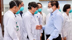 Triển khai ngay phương án điều động, chi viện nhân lực y tế cho các địa phương có dịch COVID-19