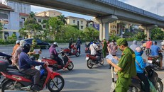 Từ 8h ngày 29/8, Công an TP. Hà Nội triển khai thành lập thêm 6 tổ tuần tra kiểm soát cơ động phòng chống dịch COVID-19, nâng tổng số lên 12 tổ.