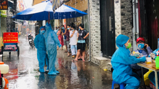 TP.HCM: 1.700 người đã khỏi bệnh tham gia phòng, chống dịch COVID-19