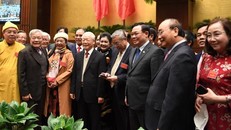 Phát huy giá trị văn hóa và sức mạnh con người Việt Nam