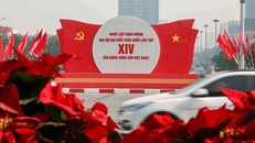 Hoàn thiện đồng bộ thể chế, tháo gỡ "điểm nghẽn" để tạo động lực phát triển đất nước