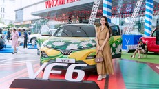 VinFast VF 6 thu hút sự chú ý của người dân Nghệ An và các khu vực lân cận.