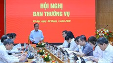 Đồng chí Trần Cẩm Tú, Ủy viên Bộ Chính trị, Thường trực Ban Bí thư, Bí thư Đảng ủy các cơ quan Đảng Trung ương chủ trì Hội nghị Ban Thường vụ và Hội nghị Ban Chấp hành Đảng bộ lần thứ nhất. 