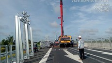 Đơn vị thi công lắp đặt giá long môn tại km 1981+700.
