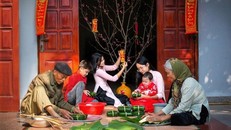 Đối với người Việt, Tết Nguyên đán là dịp mọi người trong gia đình sum vầy bên nhau, tận hưởng niềm vui đoàn viên. (Ảnh minh họa)