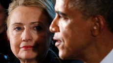 Hillary Clinton và Obama. Ảnh: Reuters
