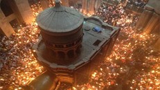 Công trình Edicule xây trùm lên mộ Chúa Jesus. Ảnh: Washington Post.