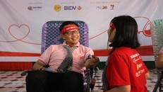 ông Chinoros Benjachavakul được ghi nhận là tình nguyện viên nước ngoài có số lần hiến máu nhiều nhất tại Việt Nam.