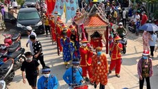 Hàng ngàn người chiêm bái Lễ hội Nghinh Ông Đông Hải