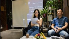 Tiến sĩ văn học Mai Anh Tuấn và nhà văn Hiền Trang chia sẻ tại buổi tọa đàm. Ảnh: Minh Hiếu, Thùy Dung