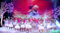 Hình ảnh tại chương trình "Bác Hồ một tình yêu bao la". Ảnh: Daidoanket.vn