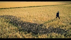 Chuyến lữ hành xuyên lục địa này mang ý nghĩa đặc biệt với ông – nhiếp ảnh gia người Pháp gốc Việt sinh ra và lớn lên bên bờ sông Mê Kông tại Lào, còn được âu yếm gọi tên là con sông Mẹ.