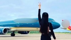 Ảnh tạo dáng tại sân bay của nữ hành khách tên L.M.X.Y. Ảnh: Tiktok.