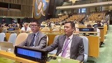 Đại sứ Đặng Hoàng Giang, Trưởng Phái đoàn Thường trực Việt Nam tại Liên hợp quốc, tại phiên họp Đại hội đồng thông qua Nghị quyết về sẵn sàng phòng, chống và ứng phó với dịch bệnh. Ảnh: TTXVN