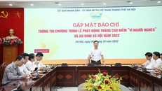 Phó Chủ tịch Ủy ban MTTQ Việt Nam TP. Hà Nội Nguyễn Sỹ Trường thông tin đến báo chí. Ảnh: thanglong.chinhphu.vn