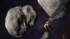 Hình ảnh minh họa tàu vũ trụ thực hiện thử nghiệm chuyển hướng tiểu hành tinh kép (DART) bay qua tiểu hành tinh Didymos (trái) và chuẩn bị đâm vào Dimorphos. Ảnh: NASA.