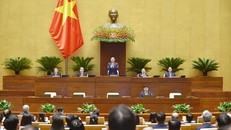 Chủ tịch Quốc hội Vương Đình Huệ chủ trì Phiên họp.