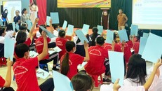 Học sinh cụm Long Biên - Gia Lâm thi tìm hiểu kiến thức pháp luật.