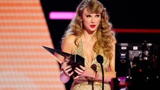 Taylor Swift nhận nhiều giải thưởng nhất tại AMAs 2022