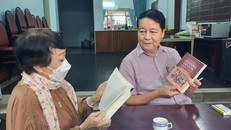 NSND Trần Ngọc Giàu, Chủ tịch Hội Sân khấu TP Hồ Chí Minh giới thiệu về nội dung cuốn sách.