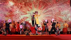 Các tiết mục biểu diễn nghệ thuật tại Khai mạc Tuần Văn hóa, Thể thao và Du lịch Xứ Lạng. Ảnh: TTXVN