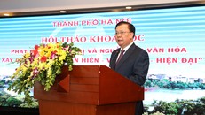 Đồng chí Đinh Tiến Dũng, Ủy viên Bộ Chính trị, Bí thư Thành ủy, Trưởng Đoàn ĐBQH Thành phố Hà Nội phát biểu tại hội thảo.