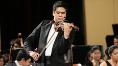 Nghệ sỹ violin Bùi Công Duy nhận hàm Giáo sư danh dự quốc tế