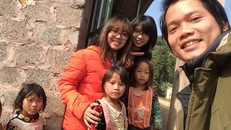 Hoàng Hoa Trung – Trưởng nhóm tình nguyện Niềm Tin và các cộng sự.