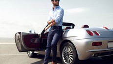 Sưu tập hàng hiệu có phải là thú vui xa xỉ của giới siêu giàu?